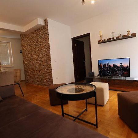 Lux Apartment Rose 2 60M2 크라구예바츠 외부 사진