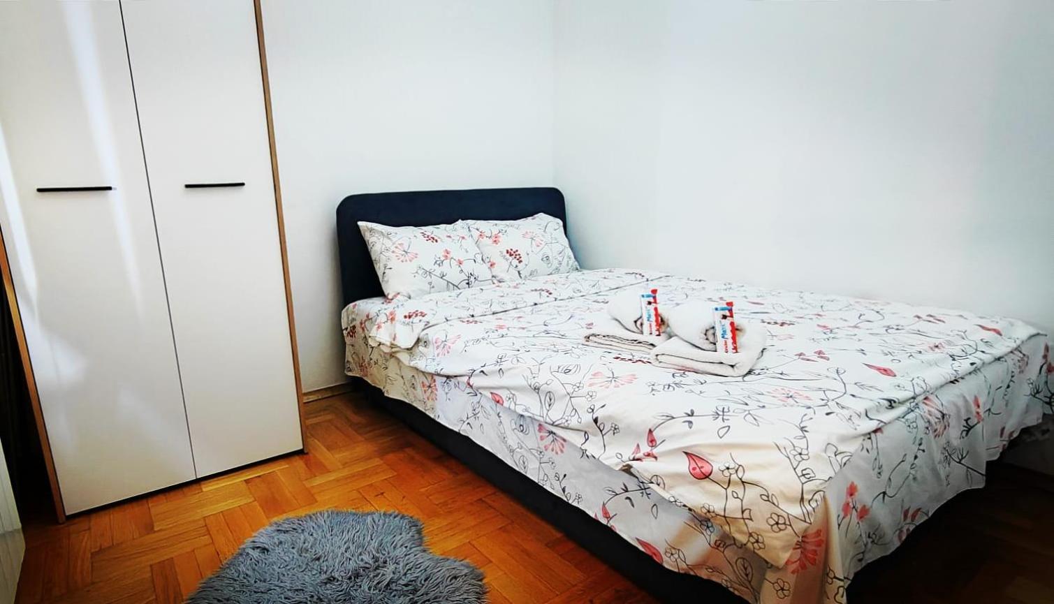 Lux Apartment Rose 2 60M2 크라구예바츠 외부 사진
